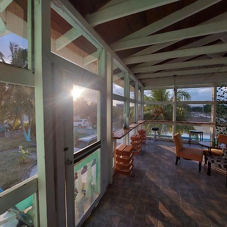 Bamboleo Inn Ladyville Εξωτερικό φωτογραφία